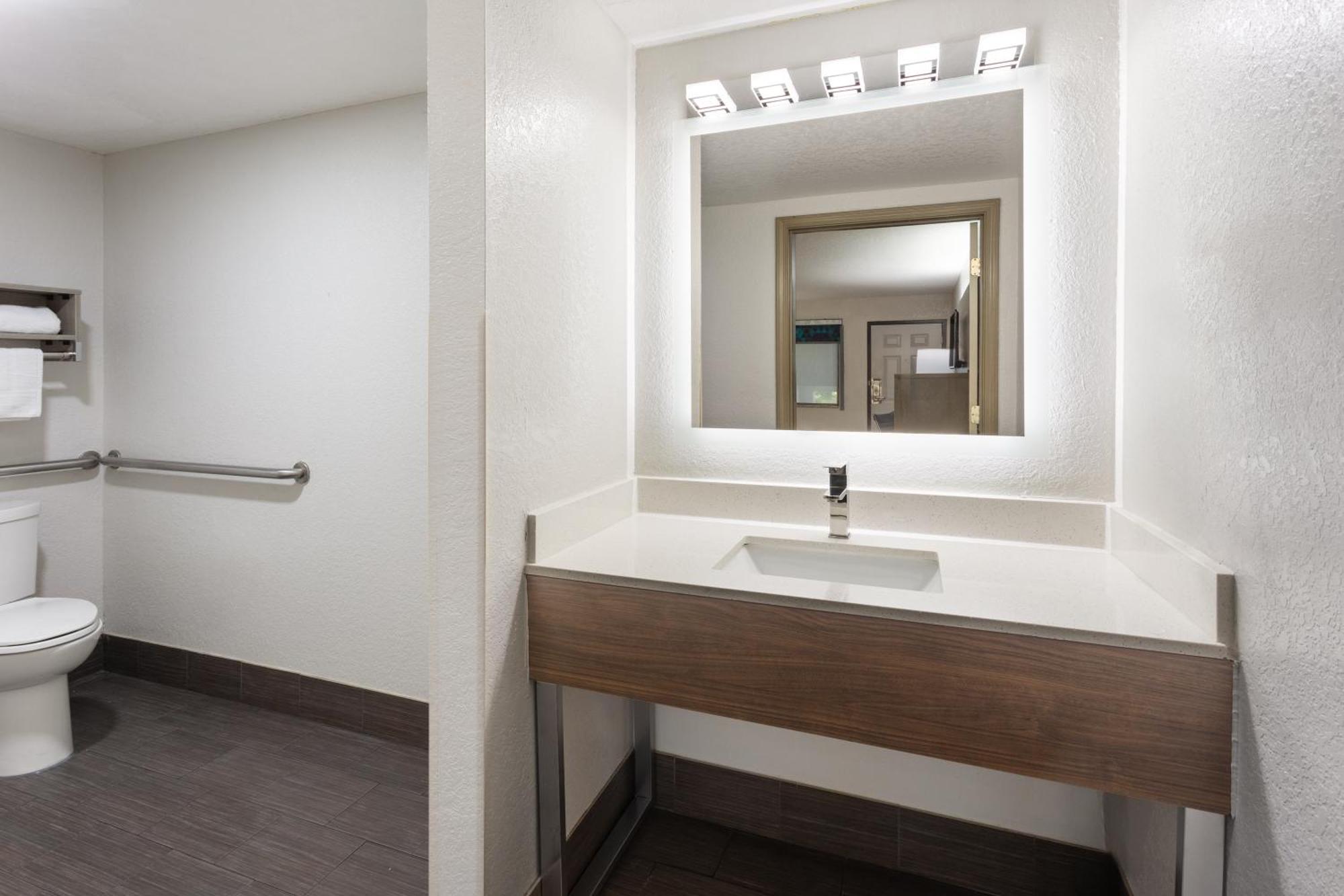 Super 8 By Wyndham Prattville Montgomery מראה חיצוני תמונה