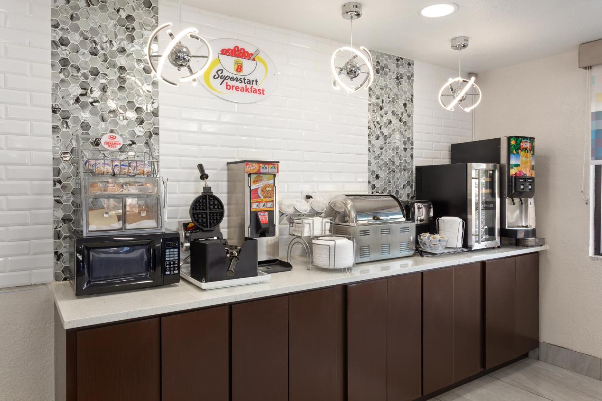Super 8 By Wyndham Prattville Montgomery מראה חיצוני תמונה