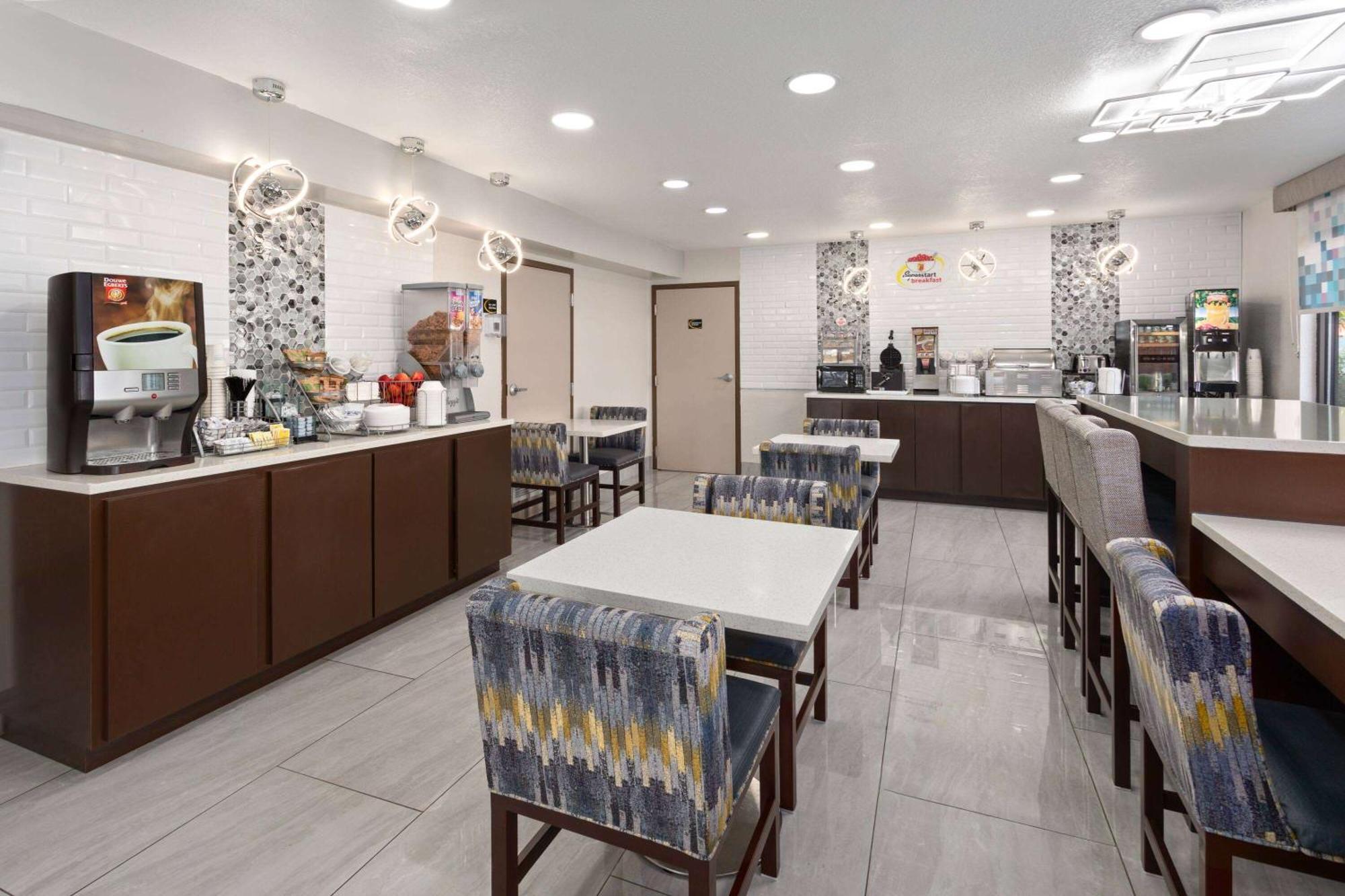 Super 8 By Wyndham Prattville Montgomery מראה חיצוני תמונה