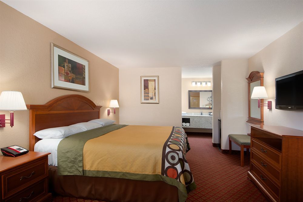 Super 8 By Wyndham Prattville Montgomery מראה חיצוני תמונה